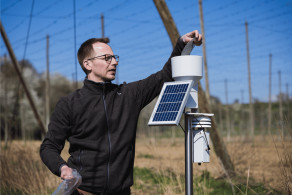 prazdroj-instaloval-meteostanice-na-poslednej-slovenskej-chmelnici-na-slovensku-spusta-projekt-pre-chme