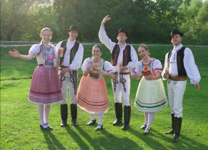 tradicie-a-zvyky-mame-v-krvi-folklorom-ziju-az-dve-tretiny-slovakov
